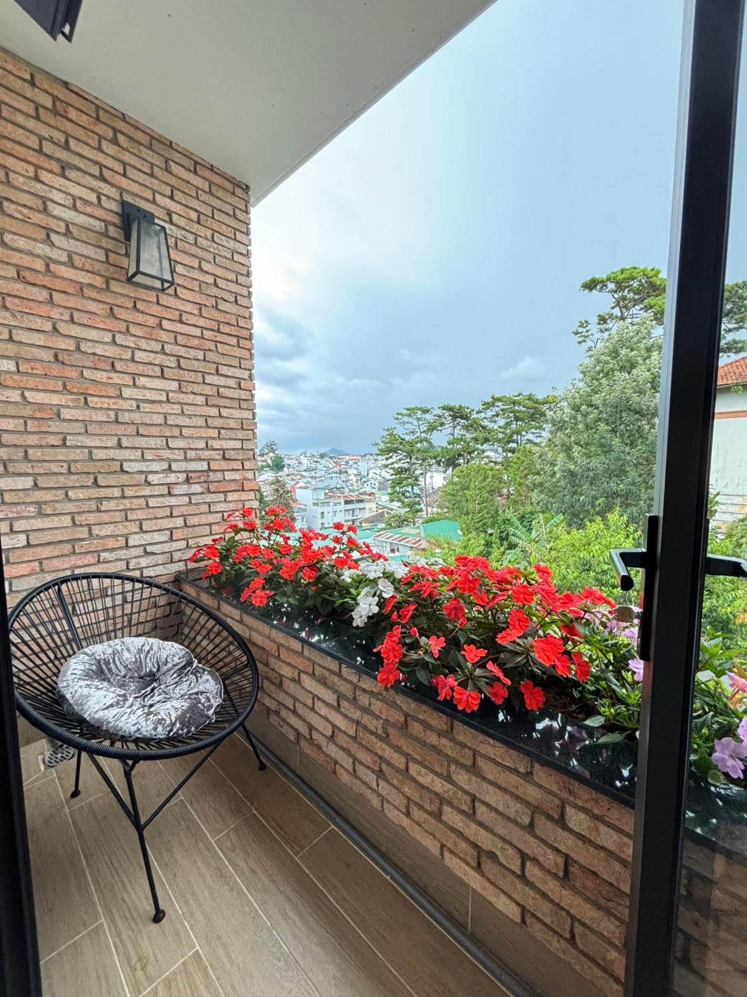 The Brick Home Dalat Exterior photo